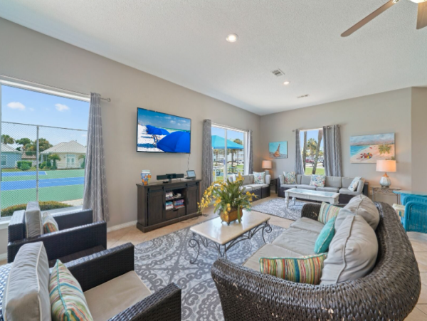 Luxurious Coastal Retreat in Miramar Beach - 7-Bedroom Home Near Beach